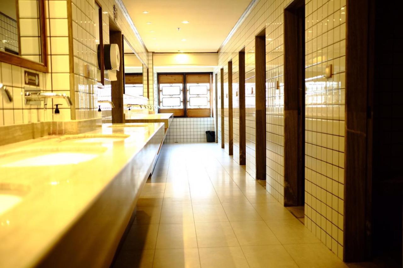 The Hump Hostel 驼峰客栈 Кунмин Екстериор снимка