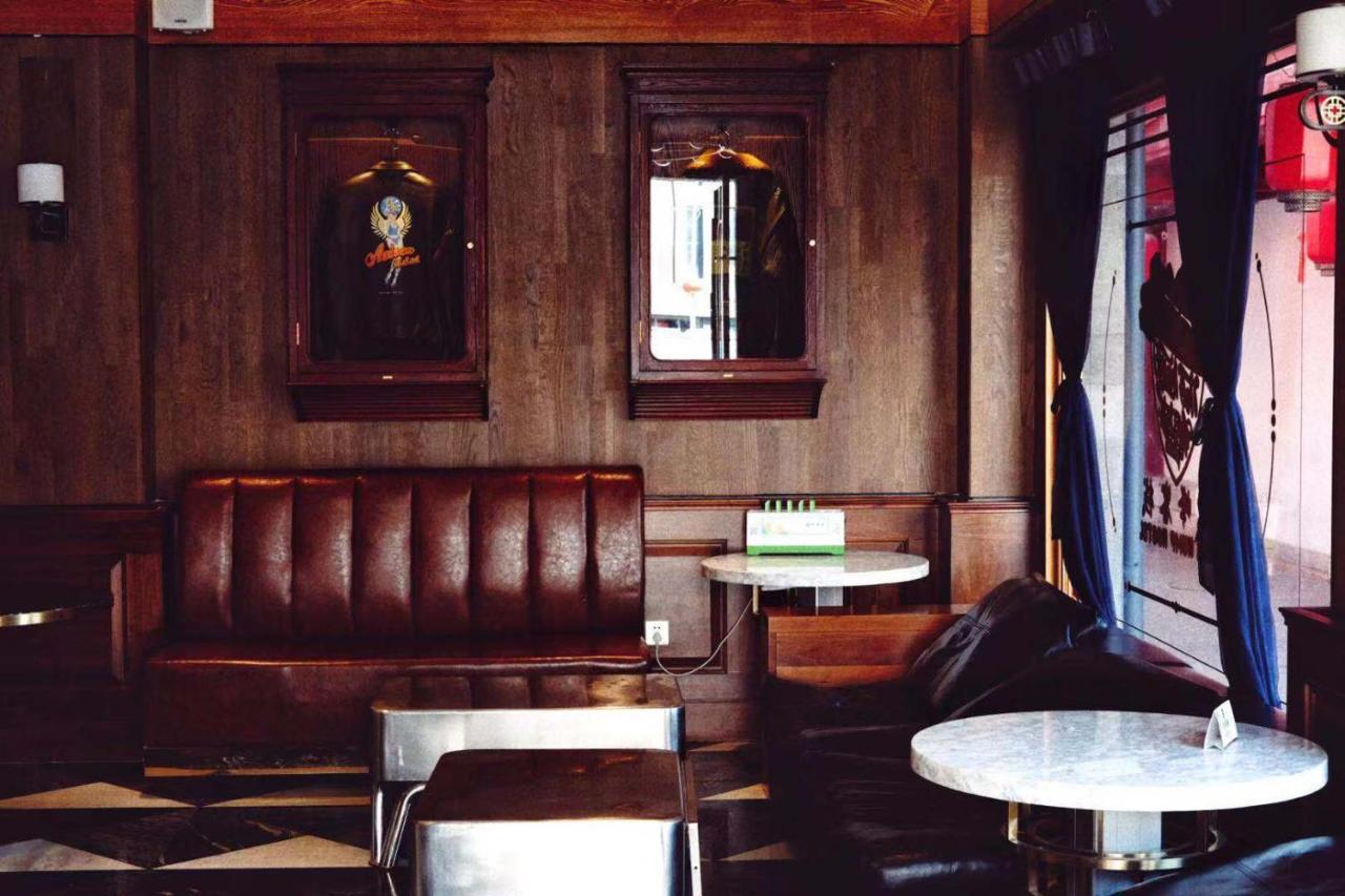The Hump Hostel 驼峰客栈 Кунмин Екстериор снимка